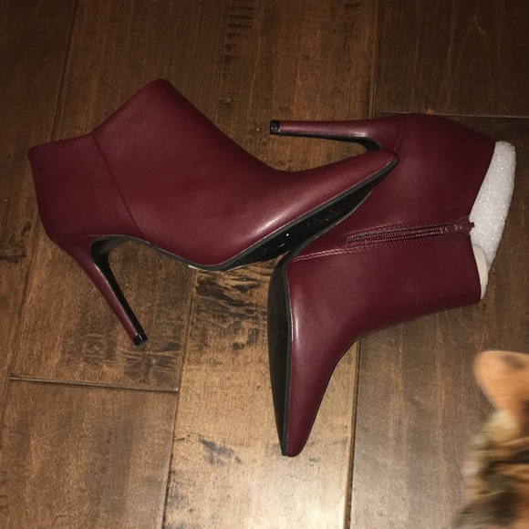 Brand new Le Chateau Booty - Picture 4 of 5